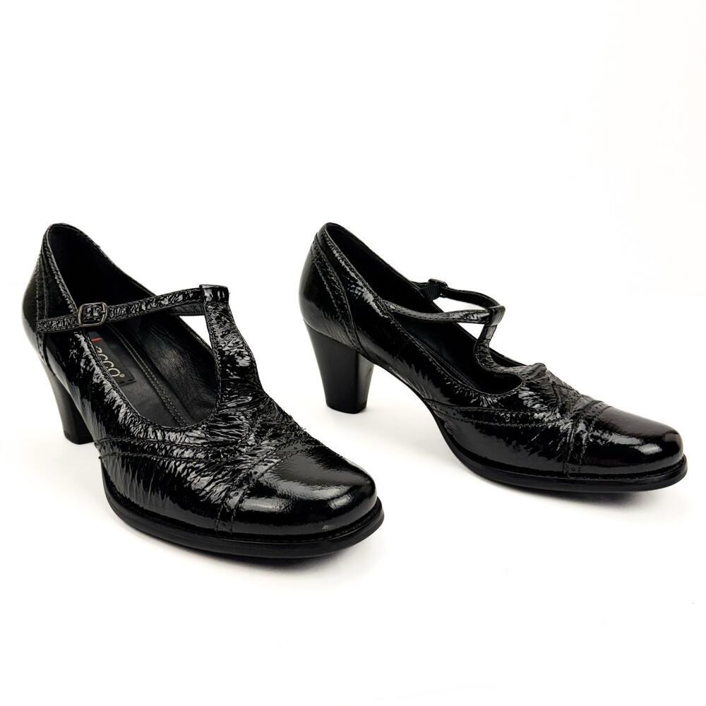 ecco Patent Leather Spectator Round Toe T-Strap‎ Mary Jane Pumps 8/8.5 Classic
